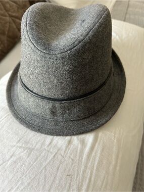 Ben Sherman Gray Felt Fedora with Black Trim